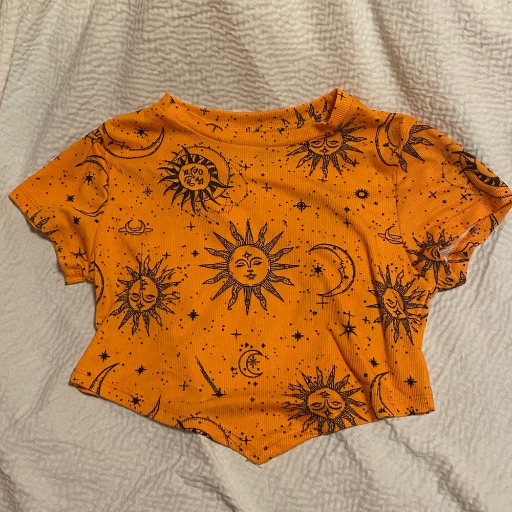 ☀️ SPRING SALE ☀️ Orange black witchy sun and moon crop shirt